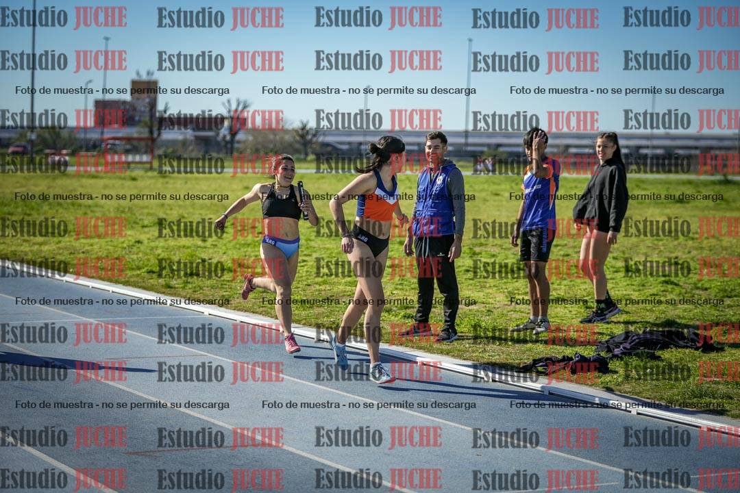 Fotos de las Postas 4x400 m de mujeres y varones