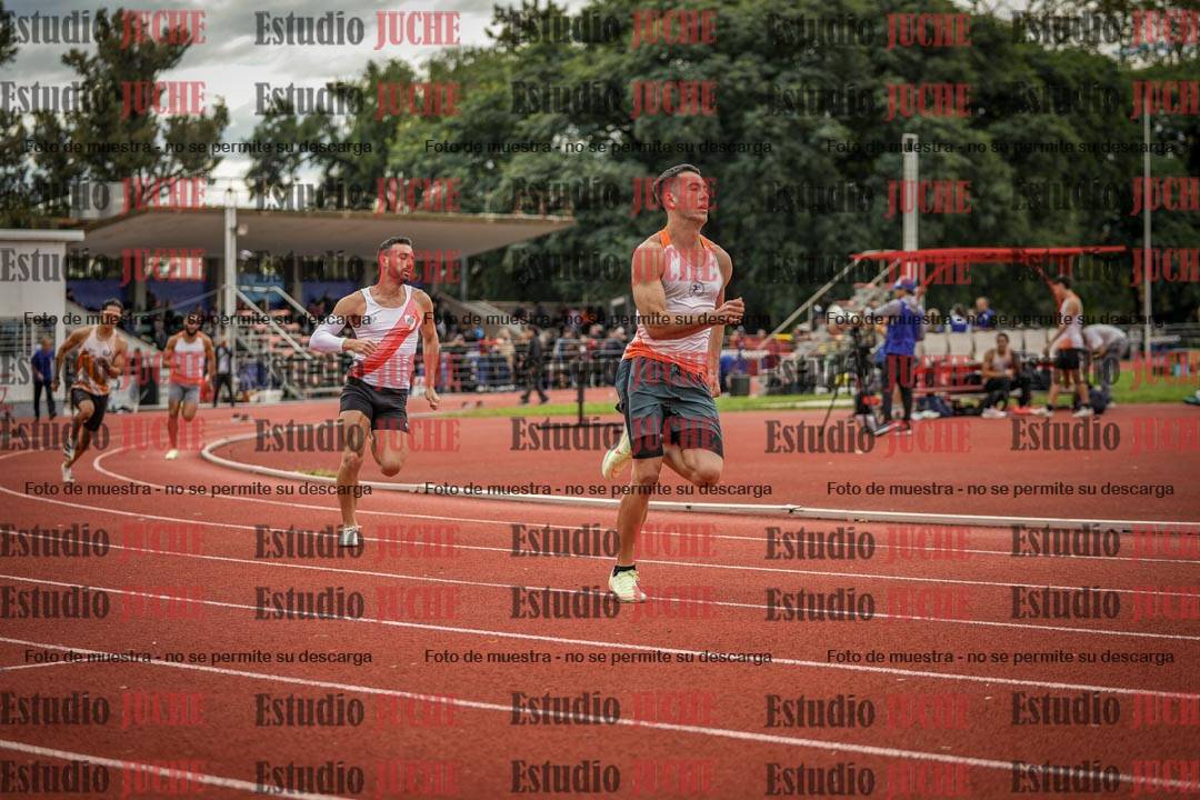 Fotos de los 400 m llanos de varones