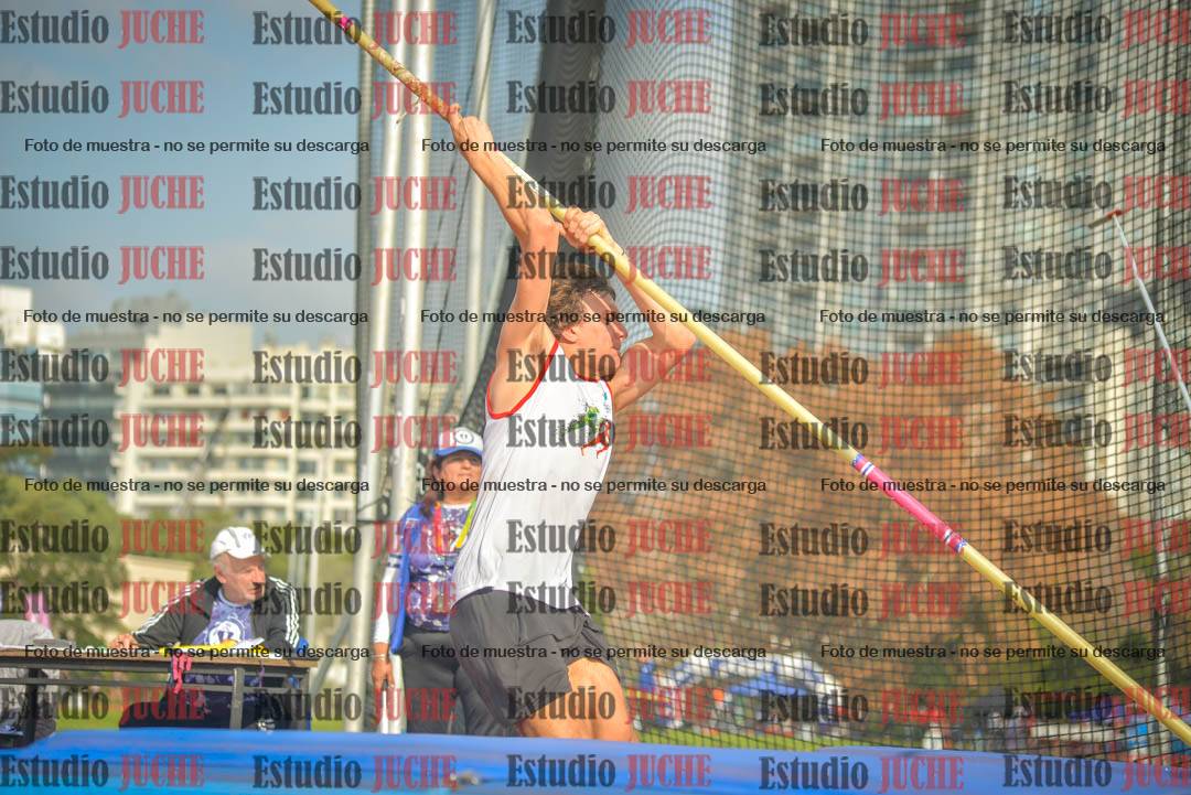Fotos del salto con garrocha de varones - decatlón 8