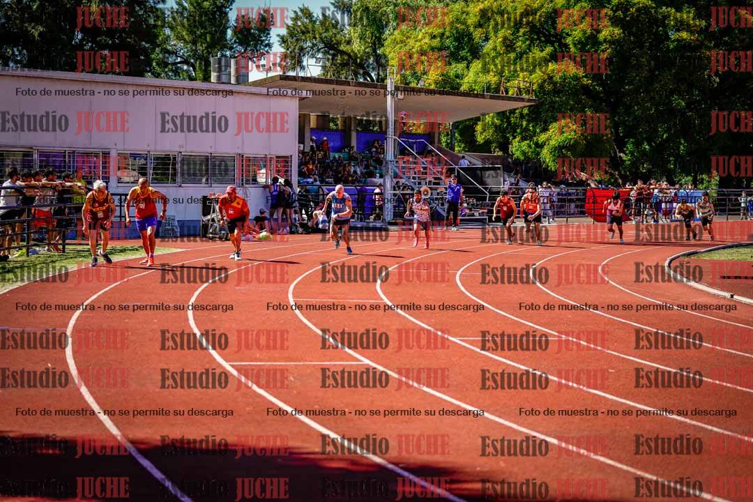 Fotos de los 800 m llanos de varones