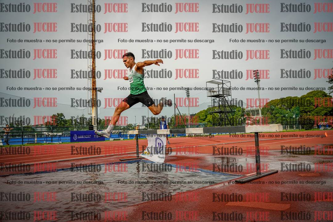 Fotos de los 3000 m con obstáculos de varones