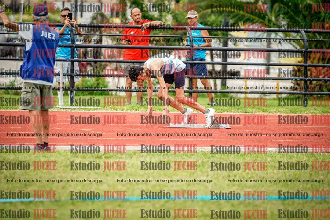 Fotos de los 295 m con vallas de varones
