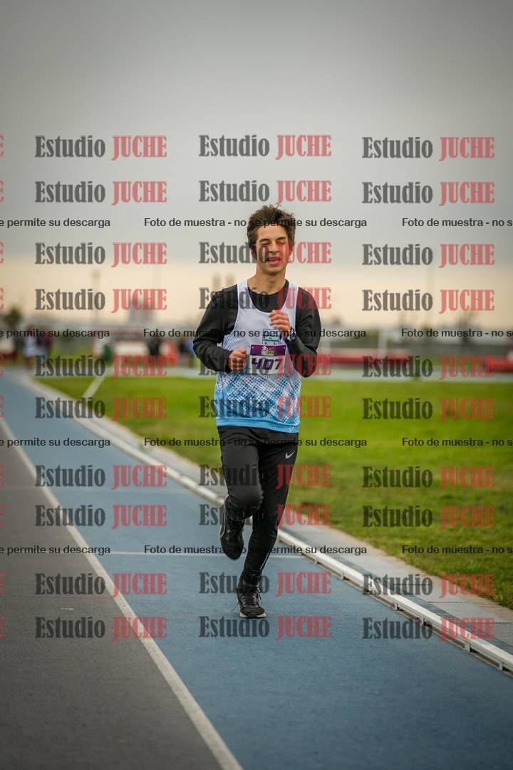 Fotos de los 3000 m llanos de varones - U17 (incluye la marcha atlética)