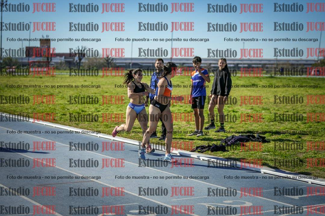 Fotos de las Postas 4x400 m de mujeres y varones
