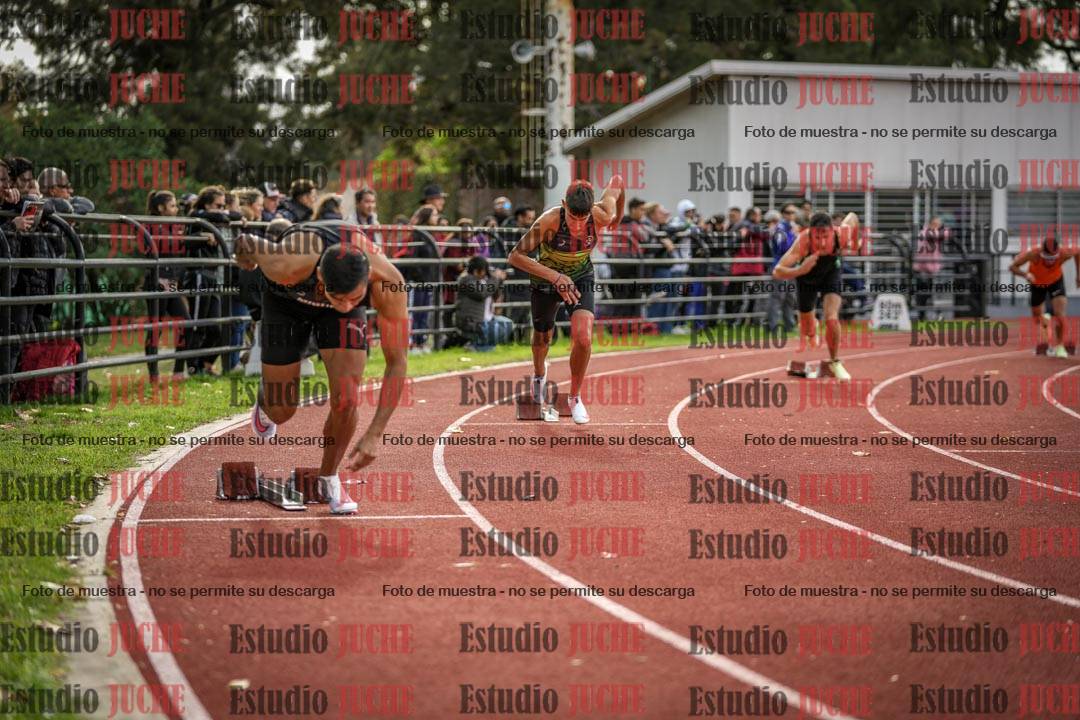 Fotos de los 400 m llanos de varones