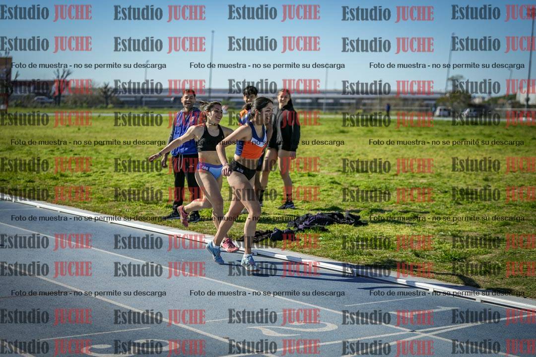 Fotos de las Postas 4x400 m de mujeres y varones
