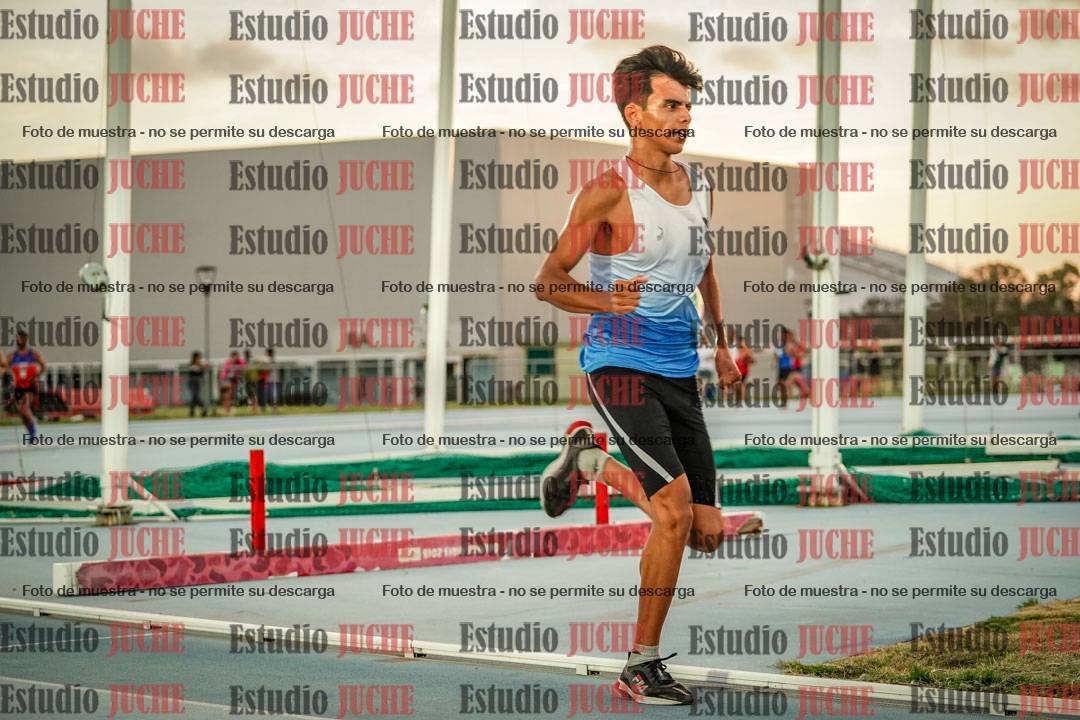 Fotos de los 3000 m llanos de varones