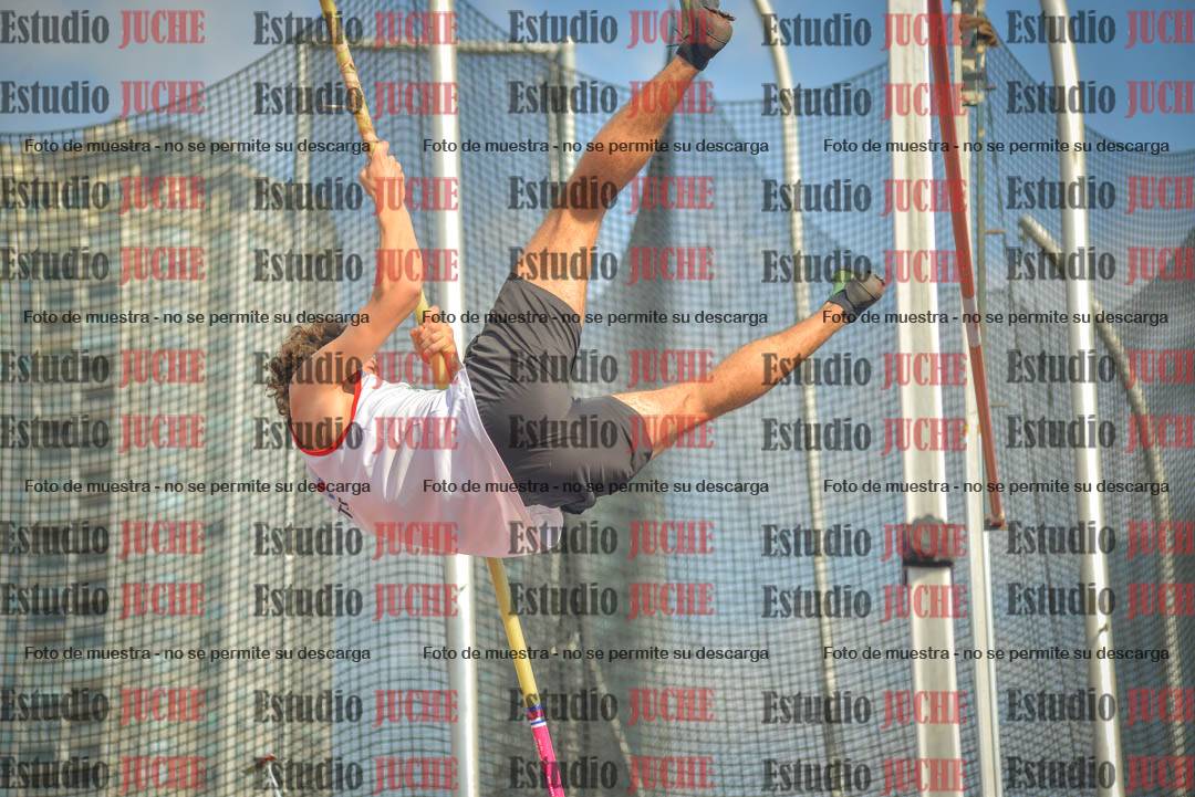 Fotos del salto con garrocha de varones - decatlón 8