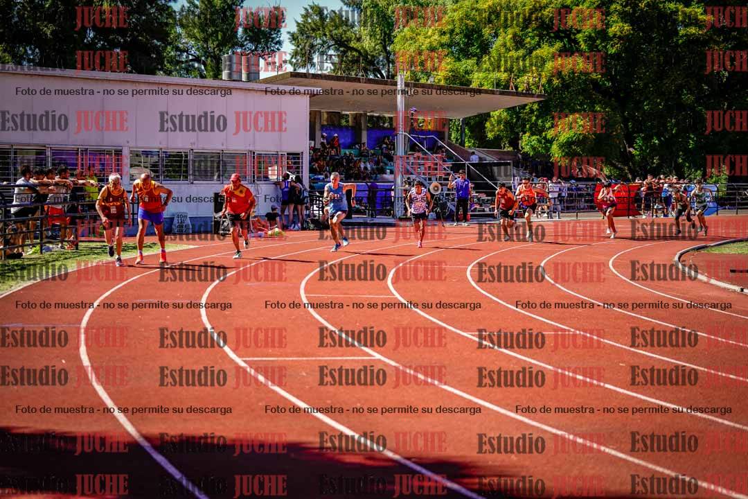 Fotos de los 800 m llanos de varones