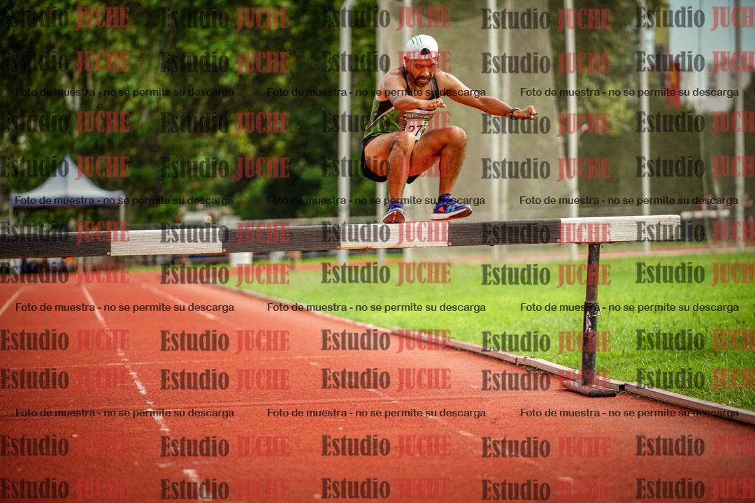 Fotos de los 3000 m con obstáculos de varones