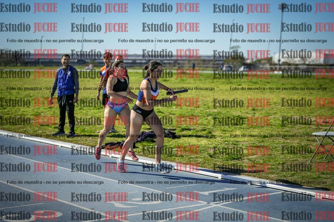 Fotos de las Postas 4x400 m de mujeres y varones
