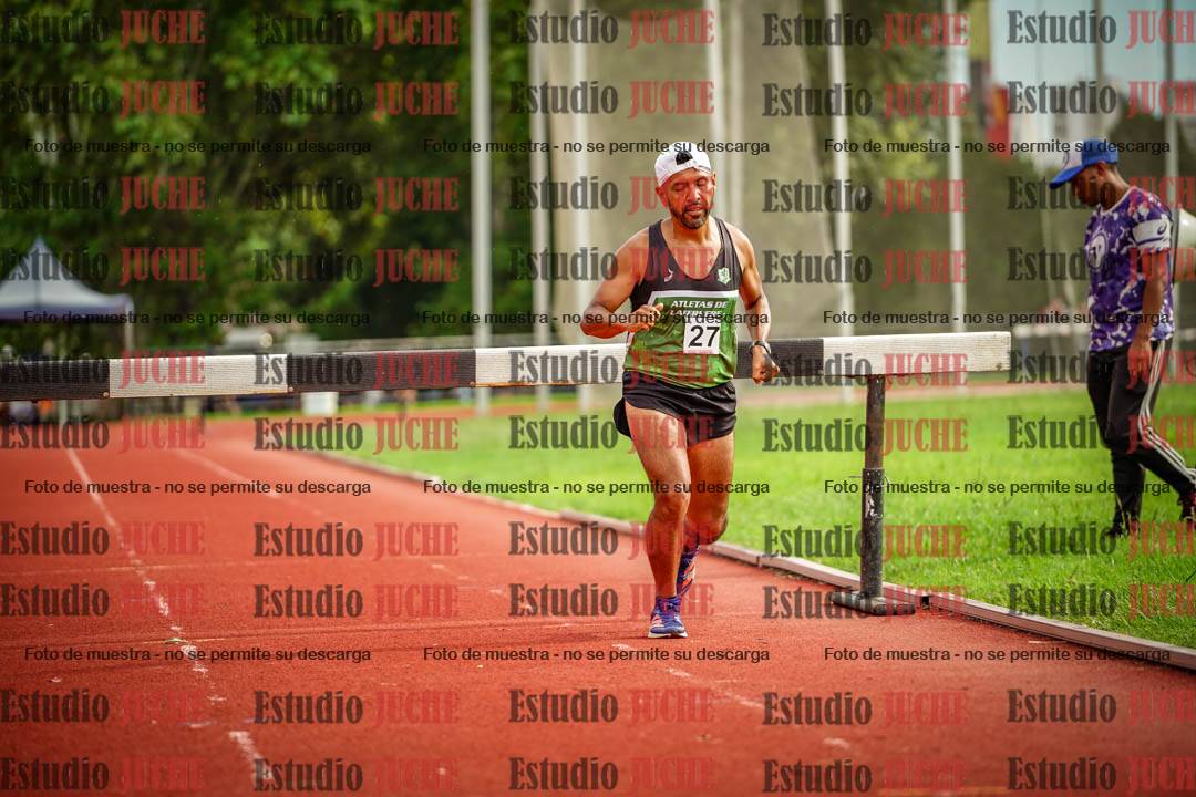 Fotos de los 3000 m con obstáculos de varones