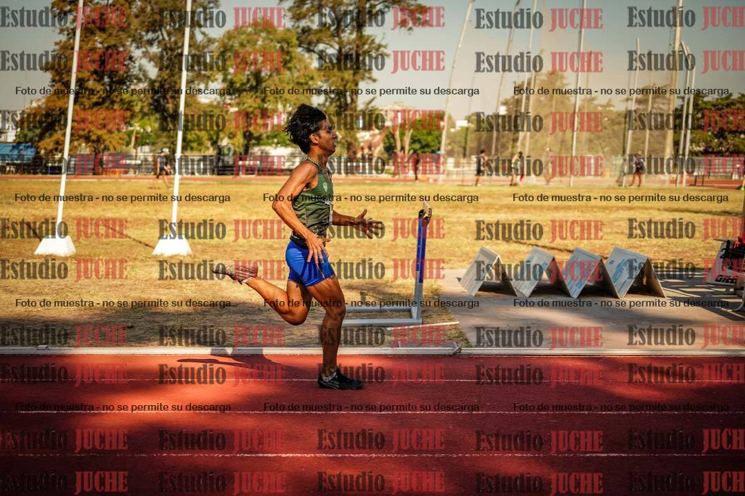 Fotos de los 800 m llanos de varones