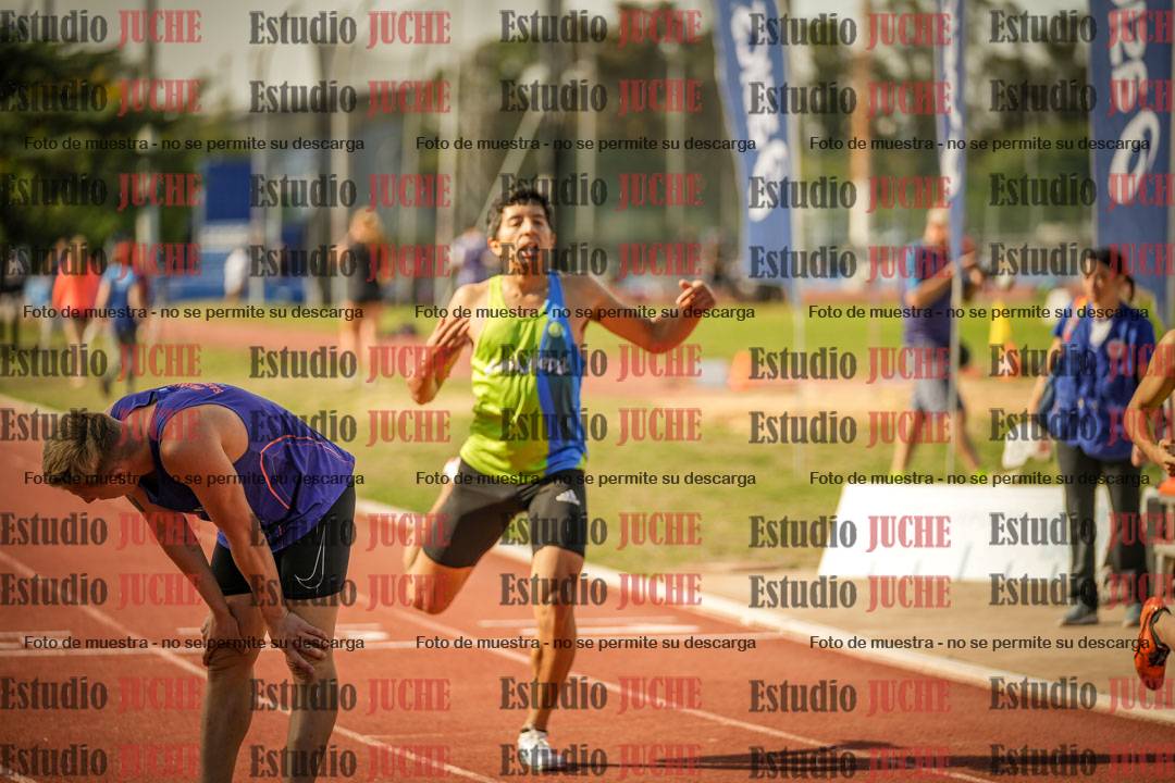 Fotos de los 400 m llanos de varones