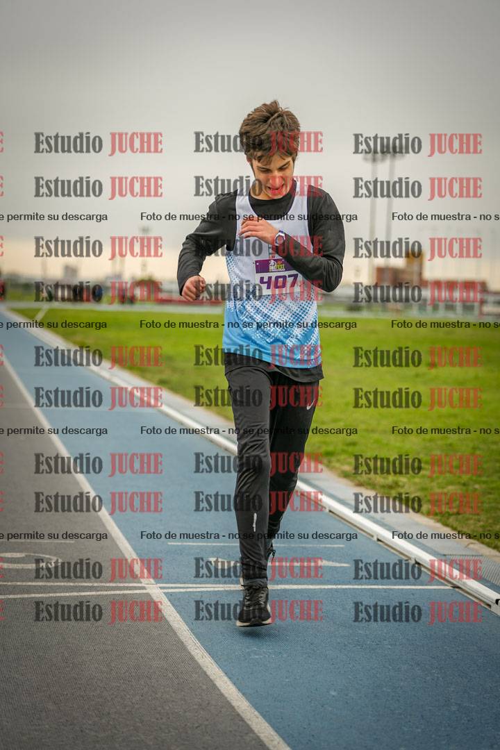 Fotos de los 3000 m llanos de varones - U17 (incluye la marcha atlética)