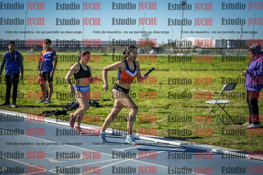 Fotos de las Postas 4x400 m de mujeres y varones