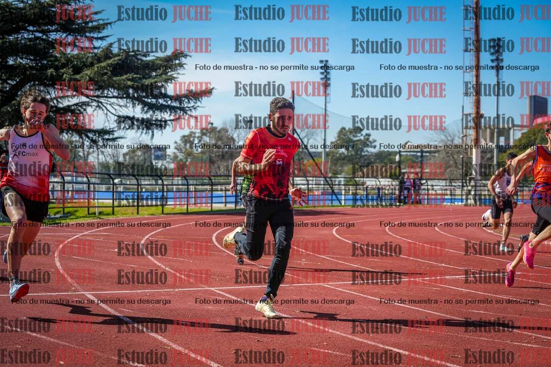 Fotos de los 200 m llanos de varones