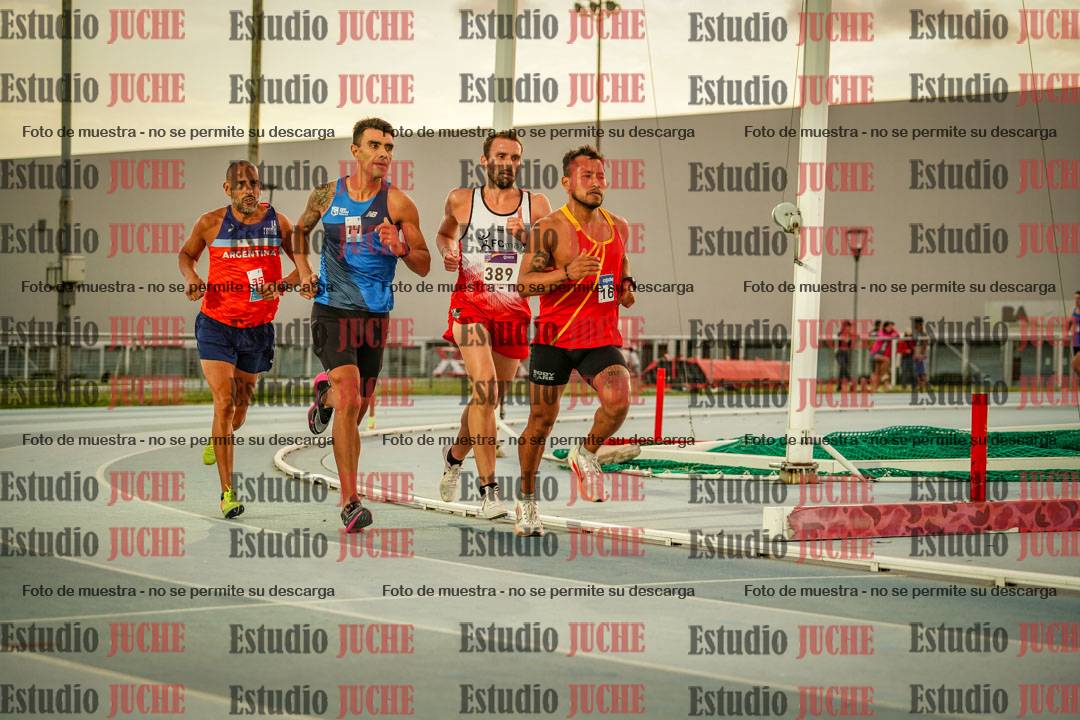Fotos de los 3000 m llanos de varones