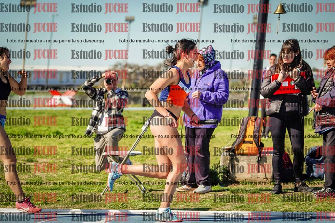 Fotos de las Postas 4x400 m de mujeres y varones