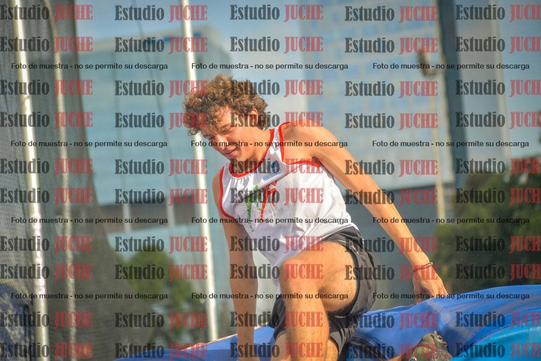 Fotos del salto con garrocha de varones - decatlón 8