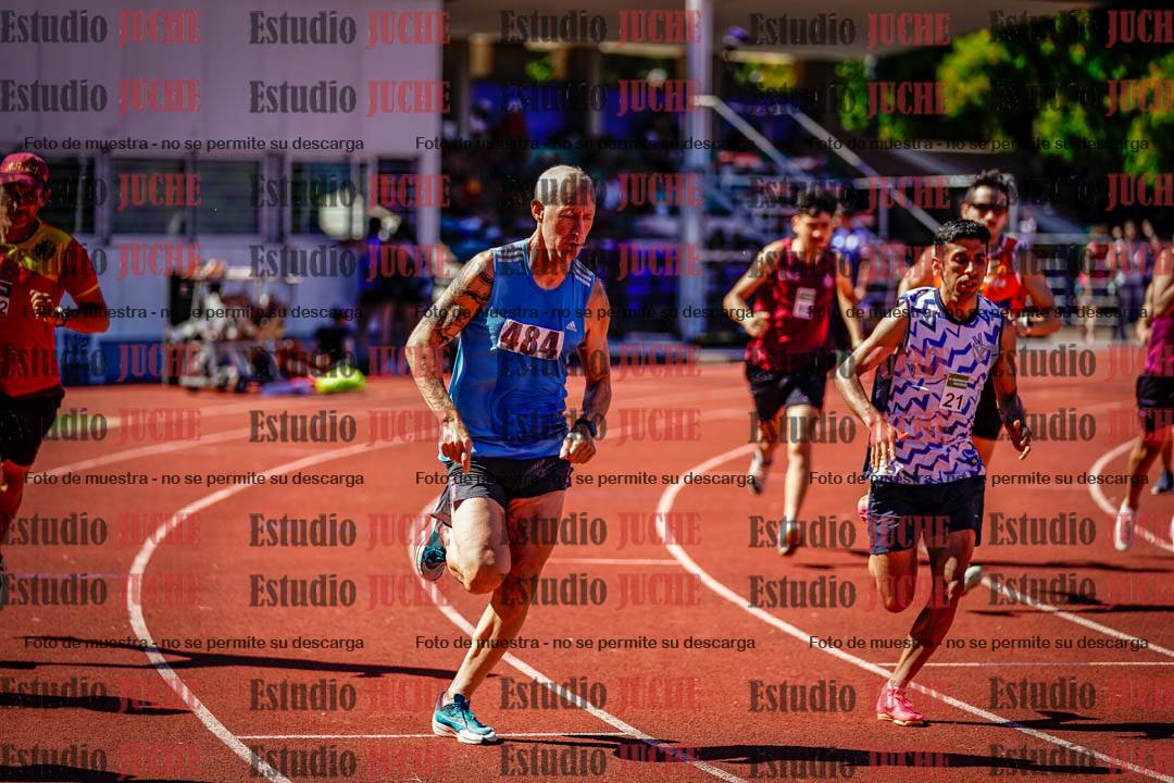 Fotos de los 800 m llanos de varones