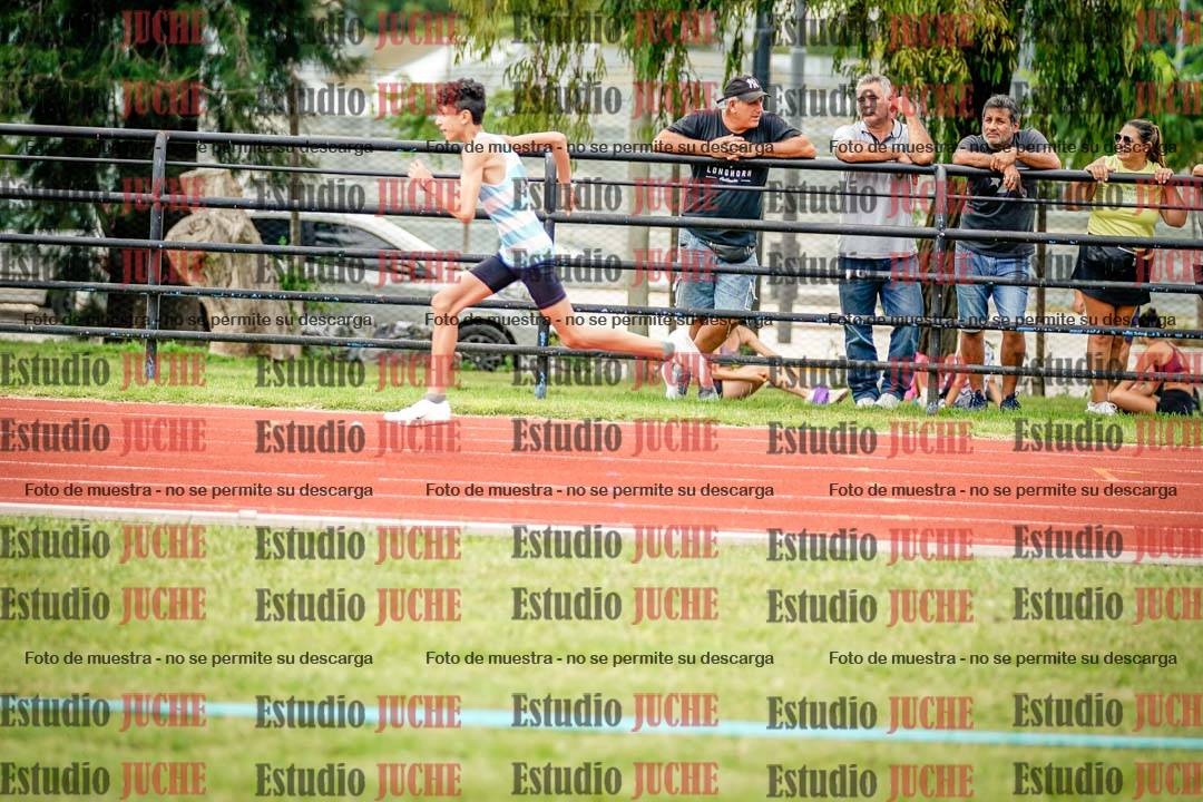 Fotos de los 295 m con vallas de varones