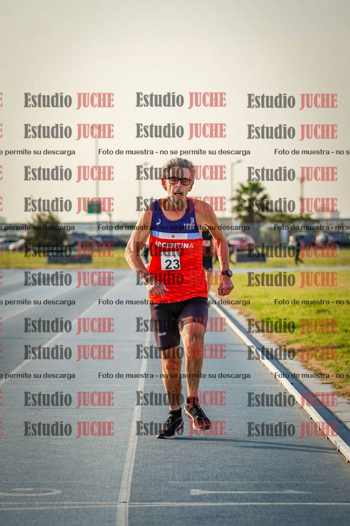 Fotos de los 3000 m llanos de varones