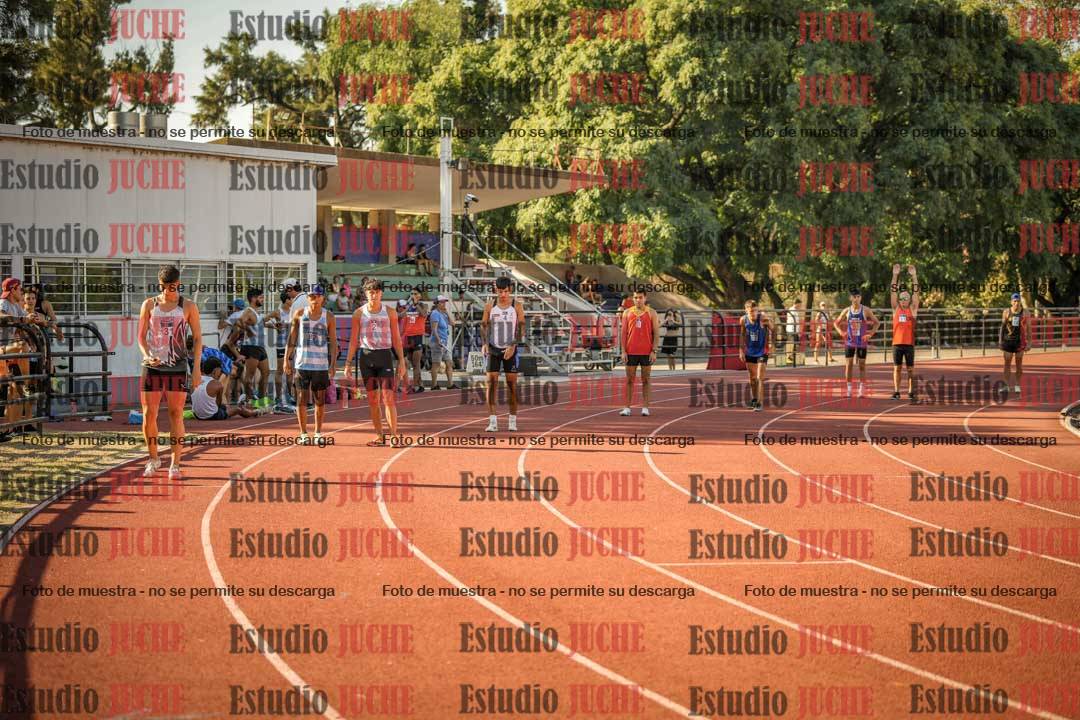 Fotos de los 800 m llanos de varones