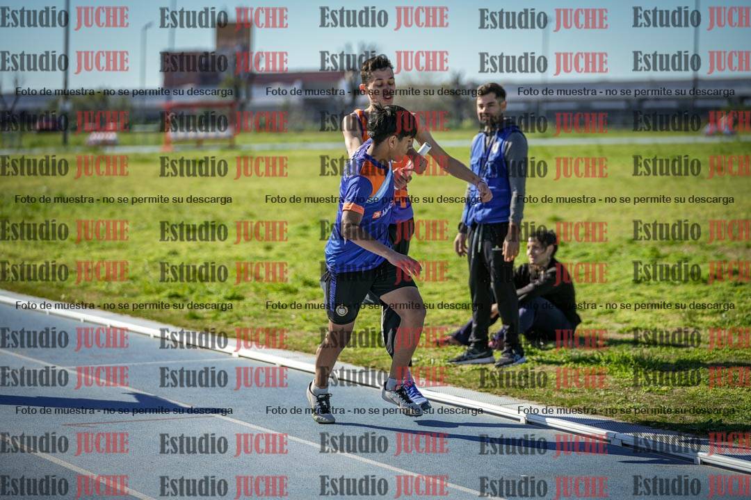Fotos de las Postas 4x400 m de mujeres y varones