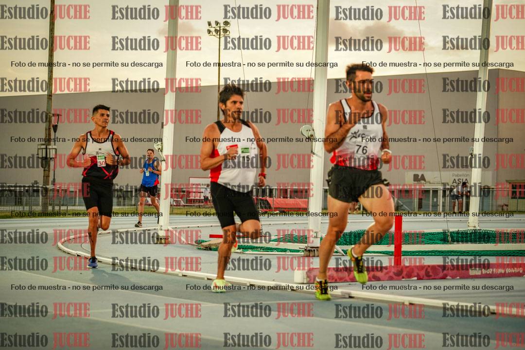 Fotos de los 3000 m llanos de varones