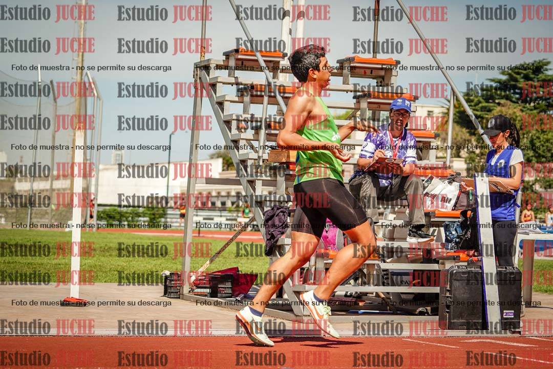Fotos de los 800 m llanos de varones