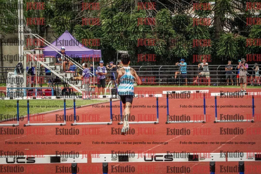 Fotos de los 295 m con vallas de varones