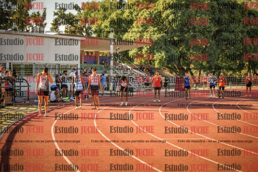 Fotos de los 800 m llanos de varones