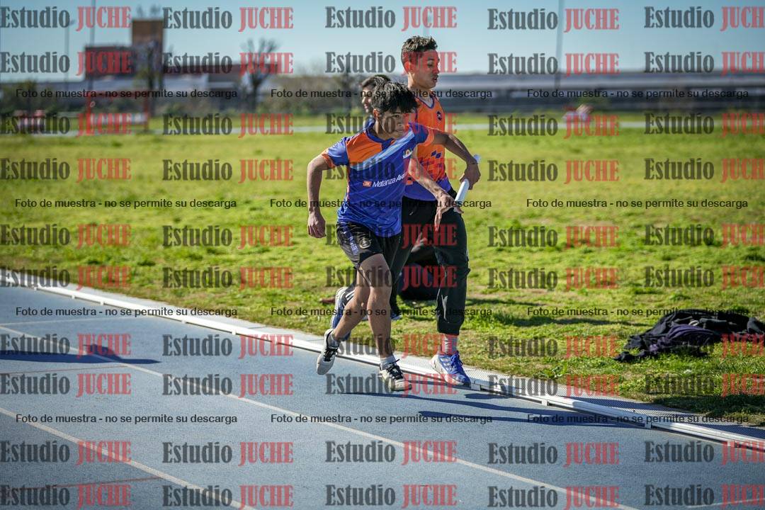 Fotos de las Postas 4x400 m de mujeres y varones