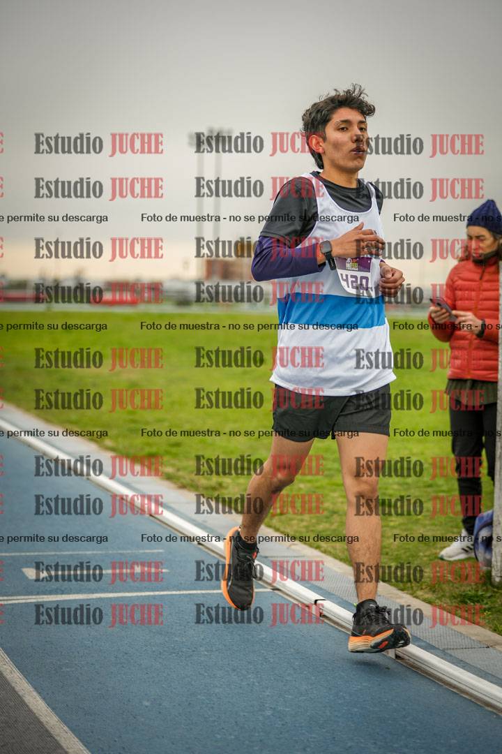 Fotos de los 3000 m llanos de varones - U17 (incluye la marcha atlética)