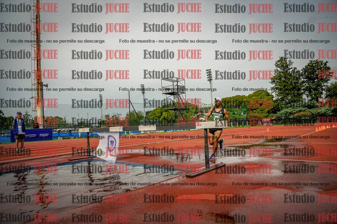 Fotos de los 3000 m con obstáculos de varones