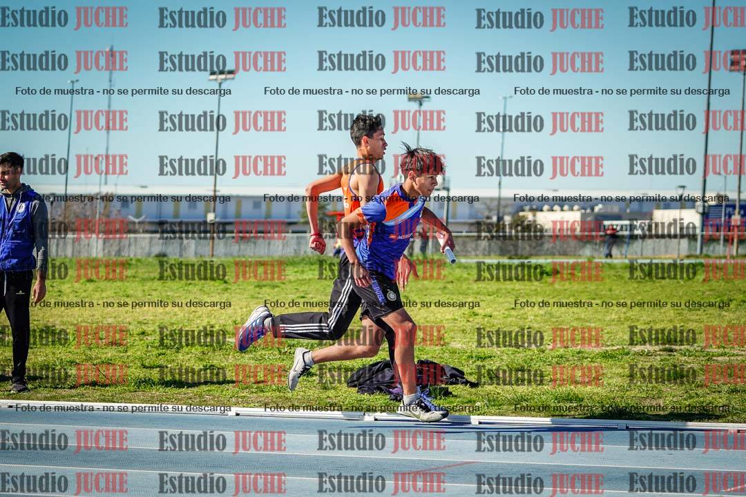 Fotos de las Postas 4x400 m de mujeres y varones