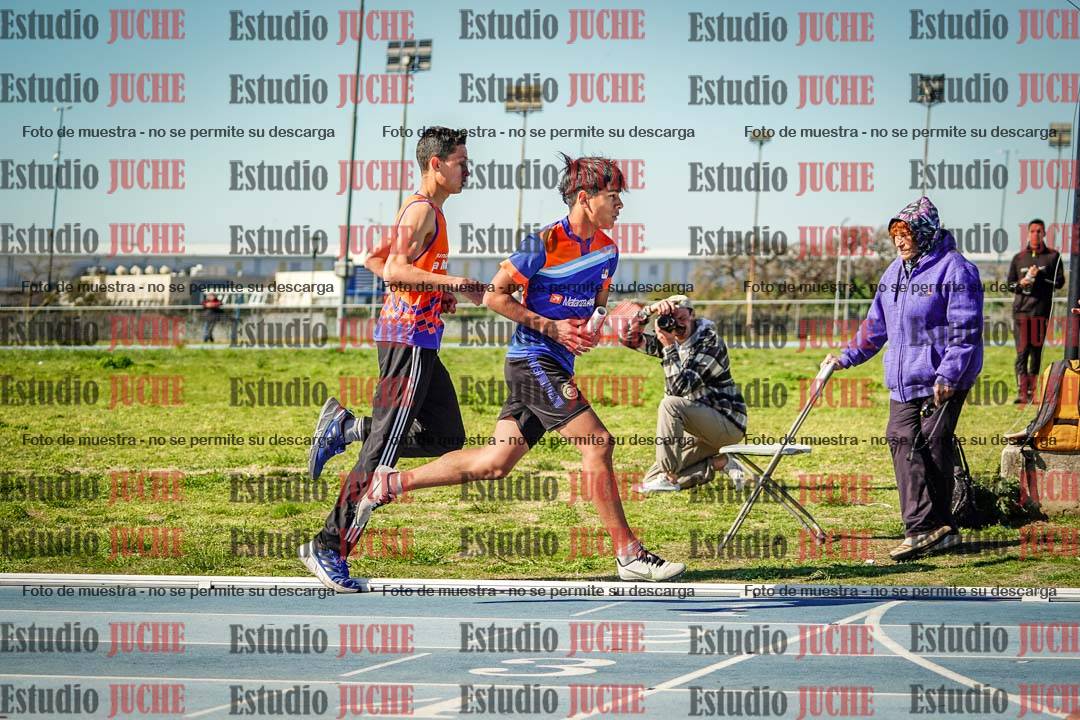 Fotos de las Postas 4x400 m de mujeres y varones