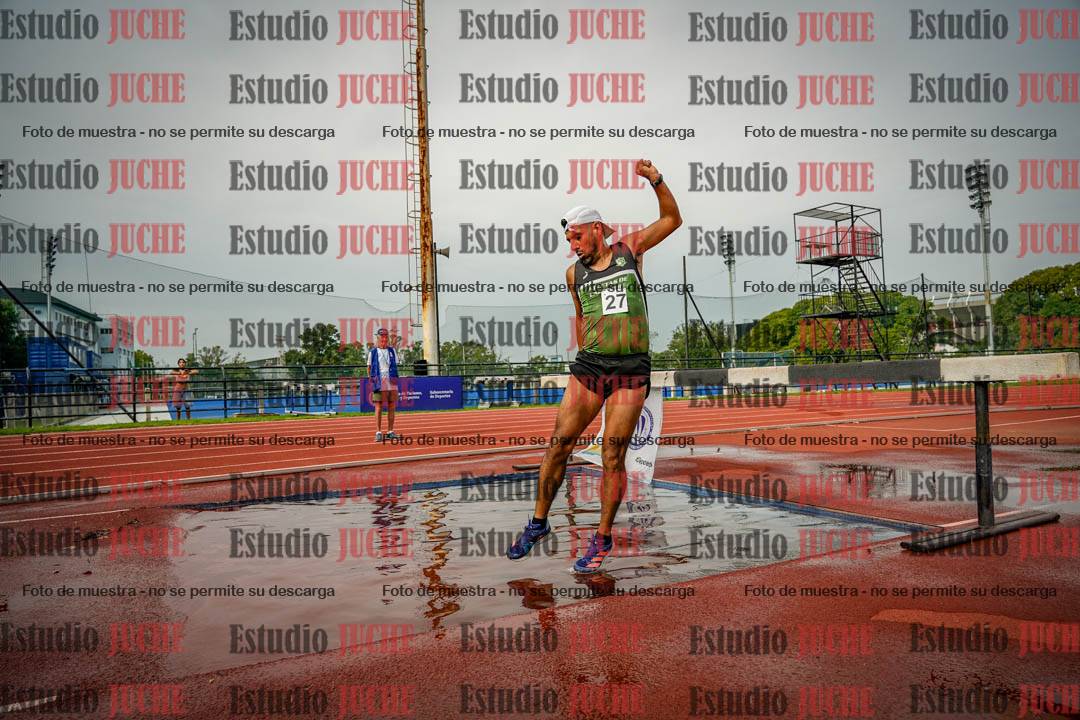 Fotos de los 3000 m con obstáculos de varones