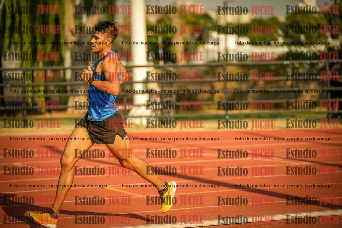 Fotos de los 5000 m llanos de mujeres y varones