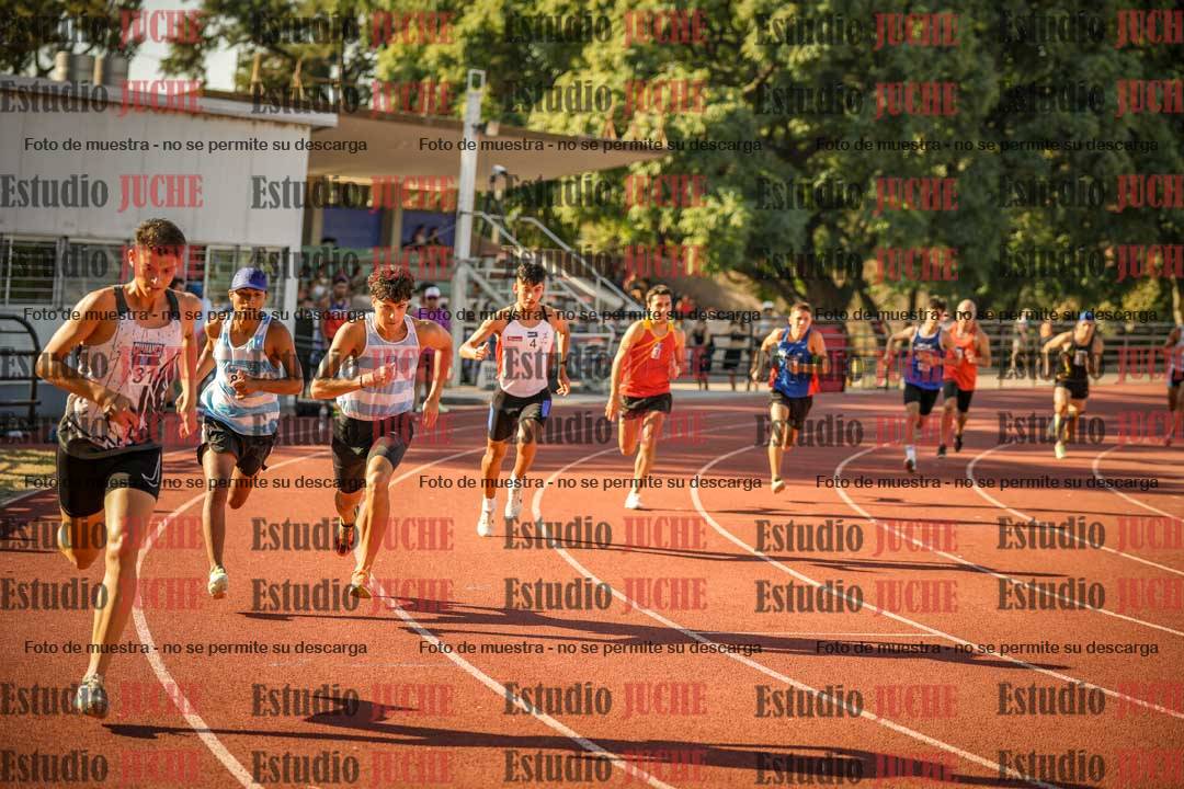 Fotos de los 800 m llanos de varones
