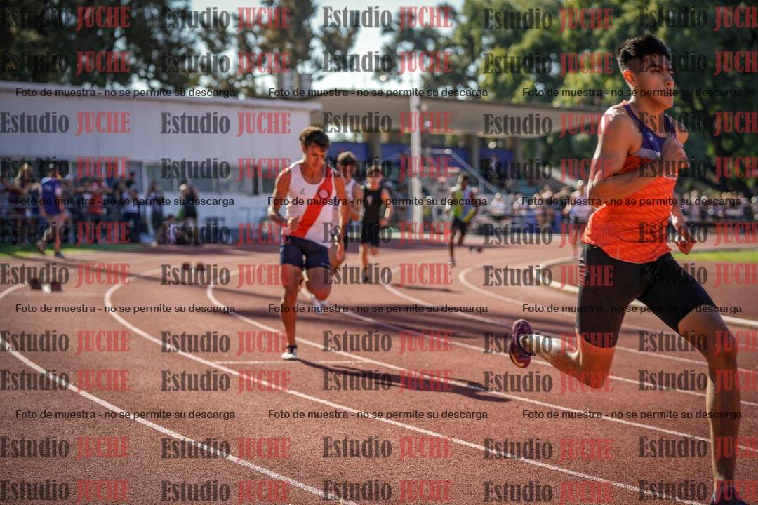 Fotos de los 400 m llanos de varones