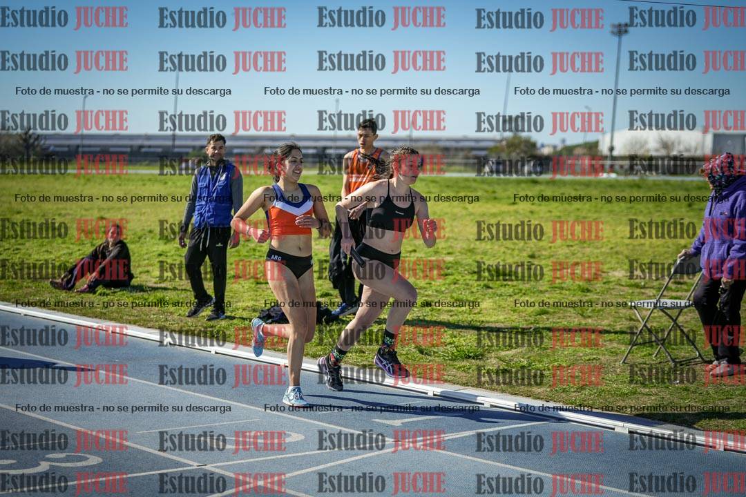 Fotos de las Postas 4x400 m de mujeres y varones