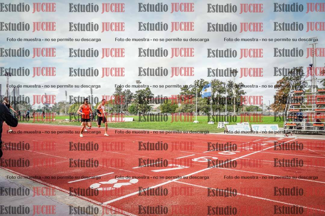 Fotos de los 400 m llanos de varones