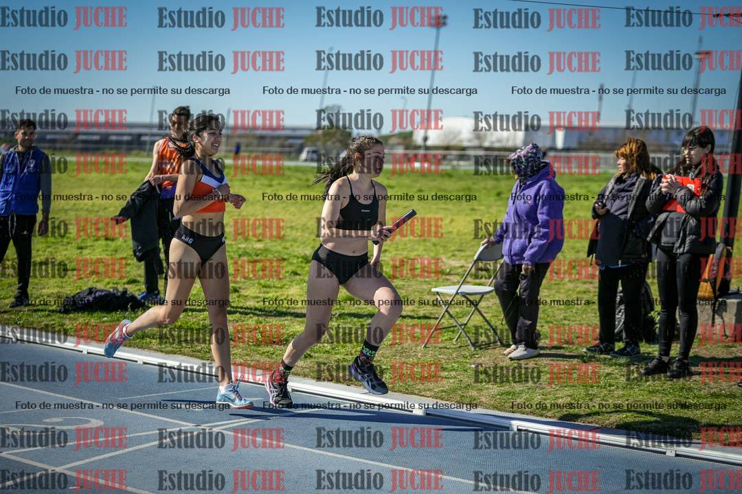 Fotos de las Postas 4x400 m de mujeres y varones