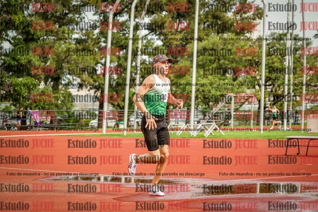Fotos de los 3000 m con obstáculos de varones