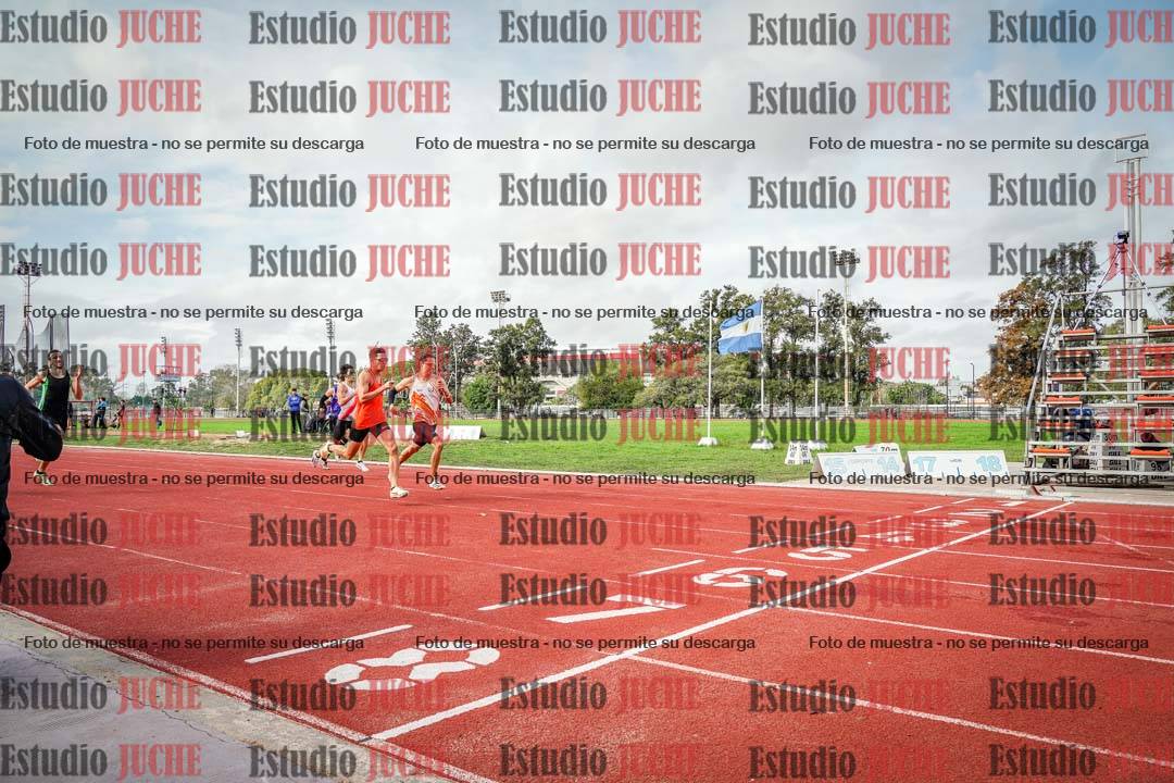 Fotos de los 400 m llanos de varones
