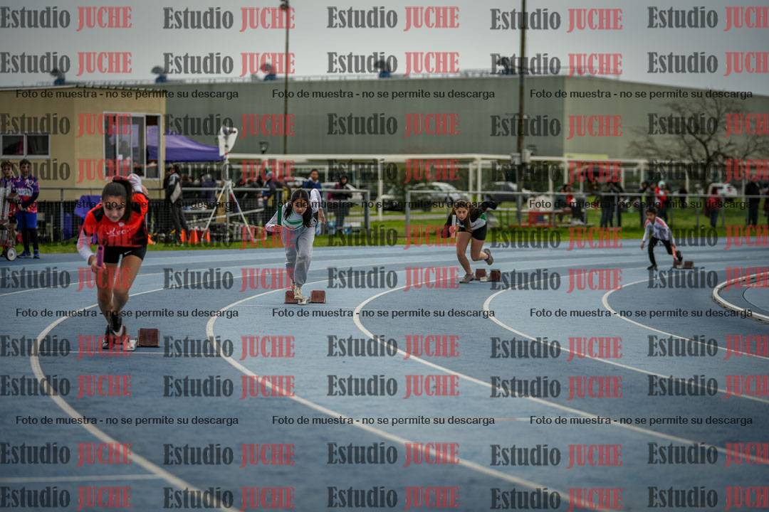 Fotos de las postas 5x80 m de mujeres - U14 - FINAL