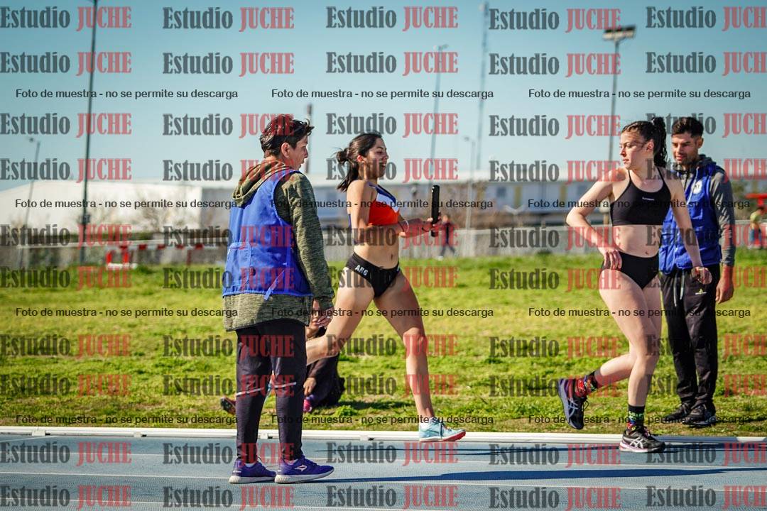 Fotos de las Postas 4x400 m de mujeres y varones