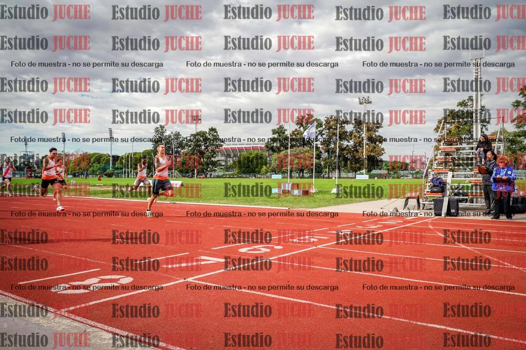 Fotos de los 400 m llanos de varones